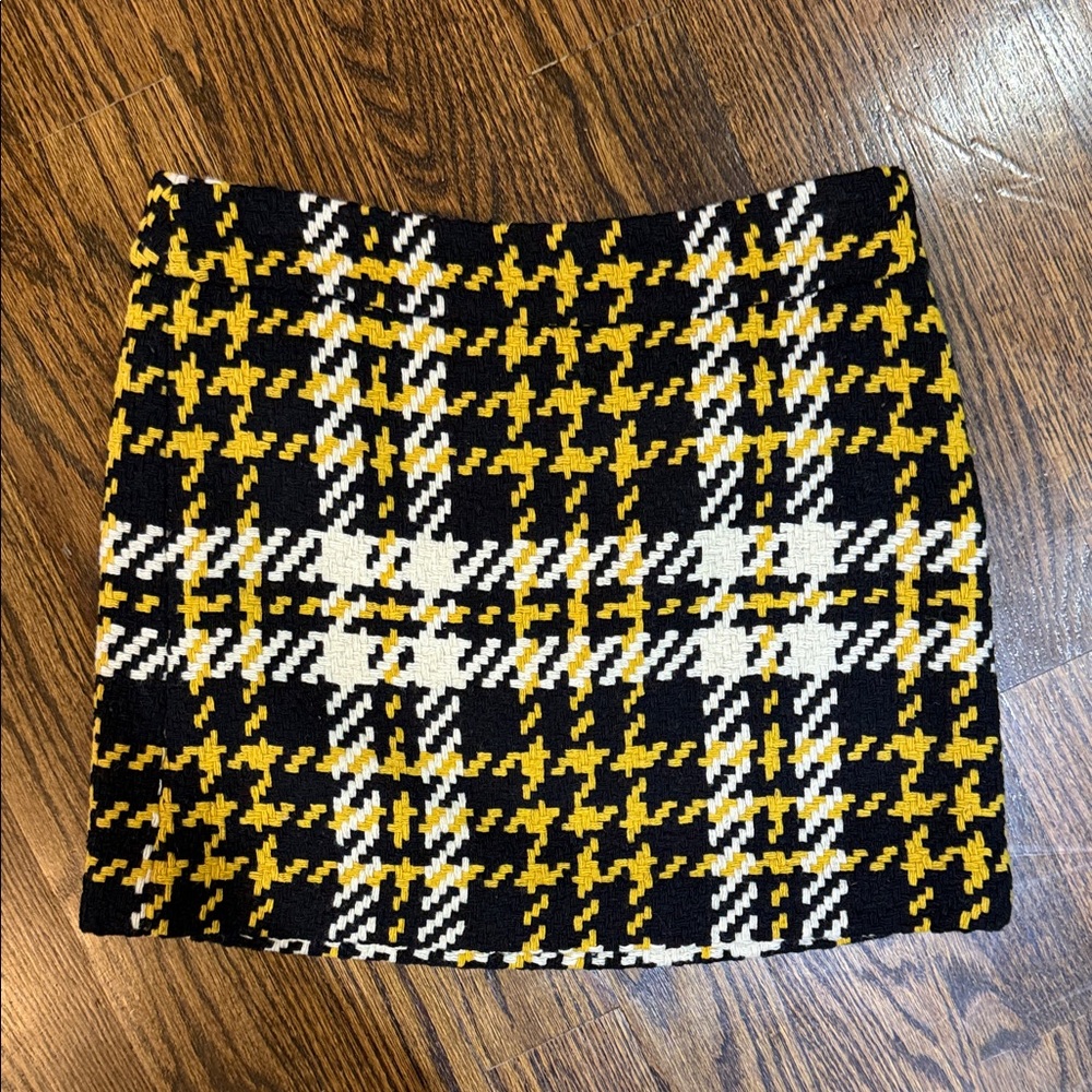 Vintage J Crew Women's Heavy Knit Houndstooth Mini Skirt in Checkered Black 4
